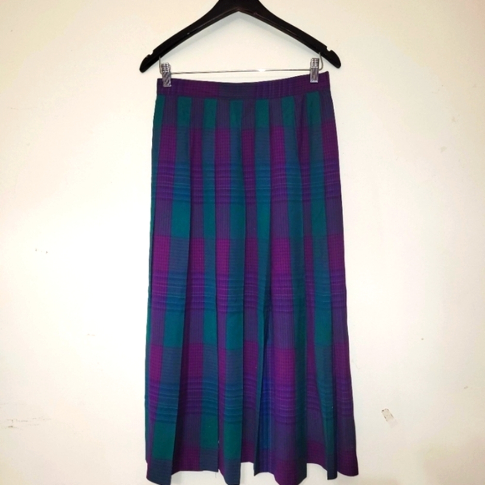 100% virgin wool skirt